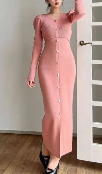 새상품 리젝시 골드 버튼 타이트 니트 원피스 핑크 오렌지