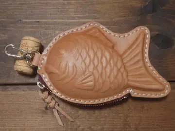 천연 가죽 붕어빵 파우치 카라비너 포함 도치기 가죽 사용