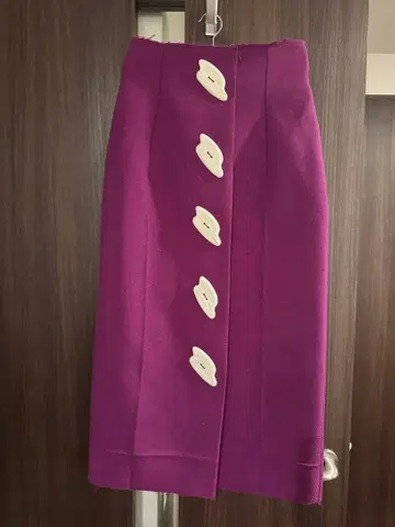 IRENE 아이레네 키이라 하이웨스트 스커트