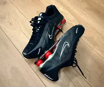 SHOX R4 블랙 코멧 레드