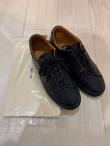 [ UNITED ARROWS ] hALON 블랙 가죽 스니커즈 25.0