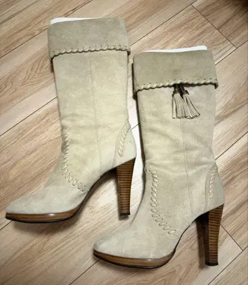 DIANA 스웨이드 부츠