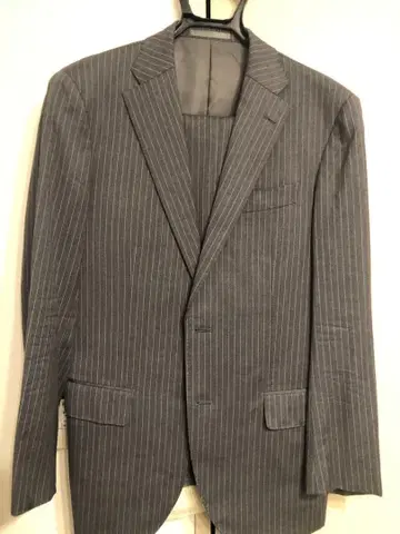 그레이 스트라이프 비즈니스 정장
