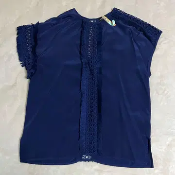 컨디션 최상! By Malene Birger 비대칭 실크 블라우스