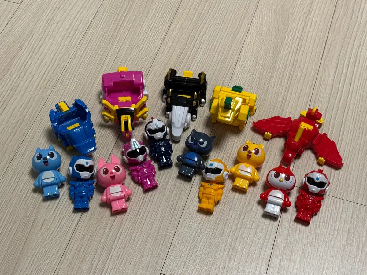 Mini Force Animal Tron Cora #로봇,#미니특공대,#변신,#변신로봇,#애니멀특공대 on Bunjang Global  Site.