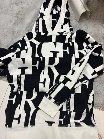 TOMMY HILFIGER 후드티 L