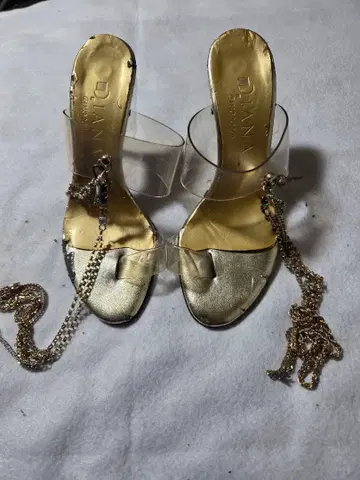 다이애나 실버 하이힐 펌프스