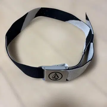 새상품급 Volcom 벨트 볼컴 블랙 화이트