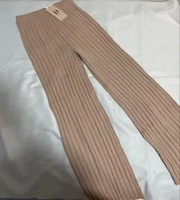 다리치 리브 캐주얼 팬츠