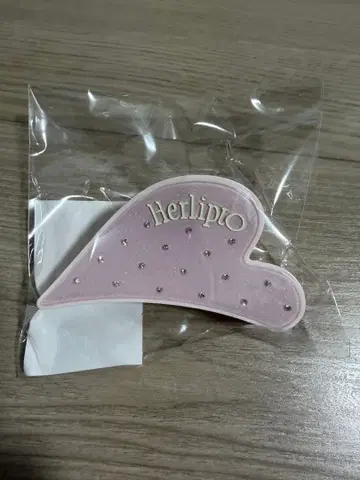 Herlipto Bicolor Heart Twinkle Hair Clip