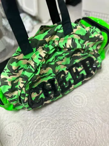 CHEER 수학여행에 최적! 보스턴 백 카모플라쥬 패턴 형광 그린