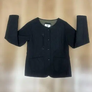 AIGLE 블랙 노카라 자켓