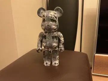 새상품급 베어브릭 BRANDALISM RIOT COP 400% 반시