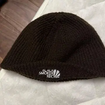 다크 브라운 니트 모자 BLACK SMOKER REC