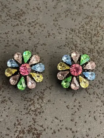 다색 크리스탈 꽃 모양 스터드 귀찌