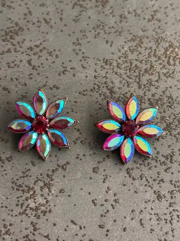 다색 꽃 디자인 귀찌