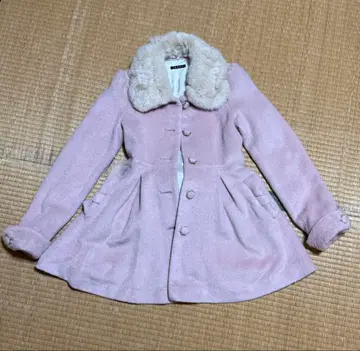 퍼 달린 핑크 코트