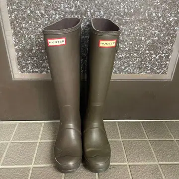 HUNTER 다크 브라운 롱 부츠