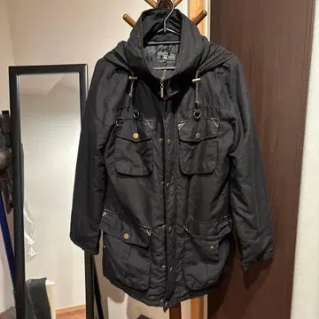 CECIL McBEE 블랙 모즈 코트