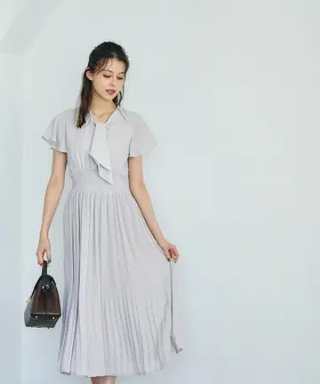 12 아젠다 보타이 허리 셔링 핀턱 플리츠 반팔 원피스