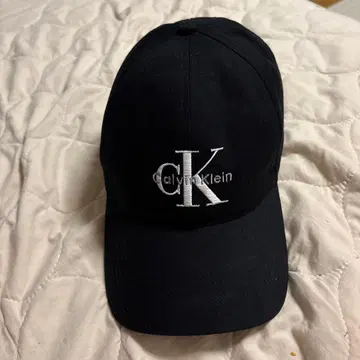 캘빈클라인 CK 블랙 야구 모자