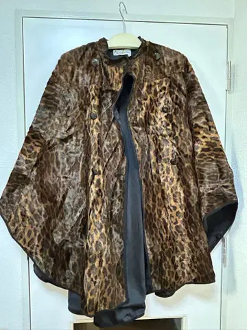 레오파드 무늬 케이프 코트 (이탈리아제)