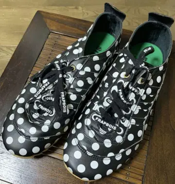 플라보아 재규어 콜라보 스니커즈