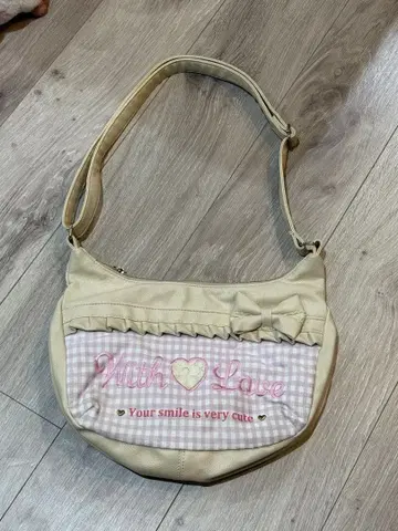 모리걸 헤이세이 여자아이 숄더백 화이트 계열 Y2K 리즈리사