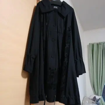 4298 코무로 시즈카 무릎 아래 코트 블랙