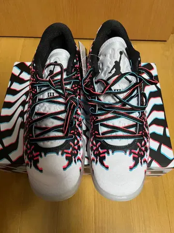 조던 자이언 3 화이트/블랙/레드/블루