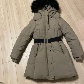ZARA 베이지 다운 자켓 퍼 포함