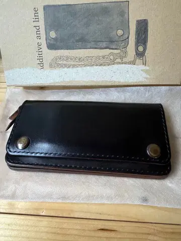 Additive and Line 트래커 지갑 TW-005