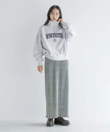 LOWRYS FARM 샤이니 벨로아 타이트 내로우 스커트