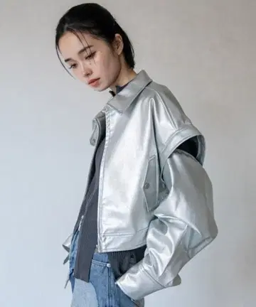 vacancy 실버 비건 가죽 아우터