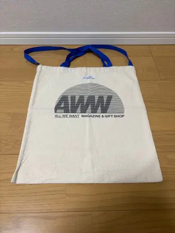 AWW magazine 토트백