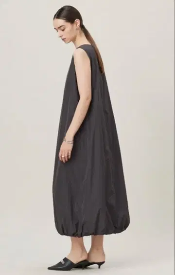 새상품급 ICB 하이 멀티 메모리 원피스 타프타 소재 그레이 L