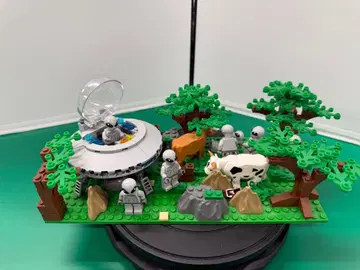 레고 추락한 UFO 에이리언을 지켜보는 소들