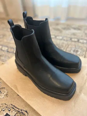 새상품급! 스퀘어토 사이드 고어 부츠 인조 가죽 24cm