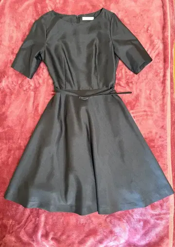 DAMA collection 블랙 반팔 원피스 9AR