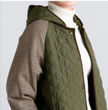 올리브 그린 퀼팅 자켓 후드 부착