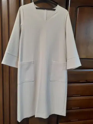 미사용 두클라쎄 이중직 스트레치 색 원피스 라이트 베이지