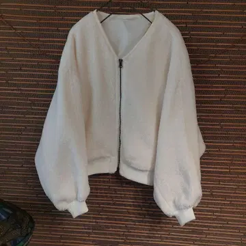 백 넘버 보아 자켓 화이트 F 돌먼 소매 프론트 지퍼