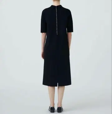 미사용 새상품 ballsey 투모로우랜드 펄 원피스 블랙