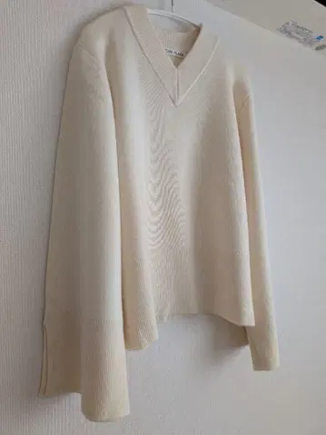 R IAM PLAGE 아이보리 V넥 니트