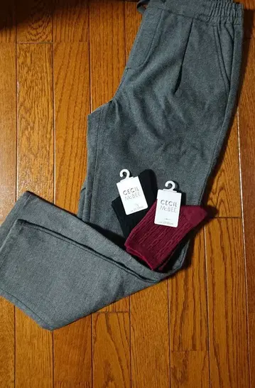 [ 미사용 새상품 ] 크로커다일 그레이 캐주얼 팬츠 삭스 포함