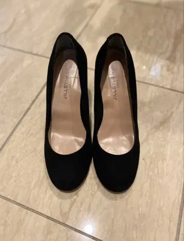 블랙 스웨이드 펌프스 글리터 장식 힐