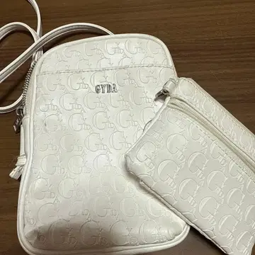 GYDA 숄더백 화이트