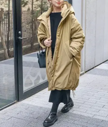 스픽 앤 스팬 발수 후드 부착 다운 자켓 베이지 36