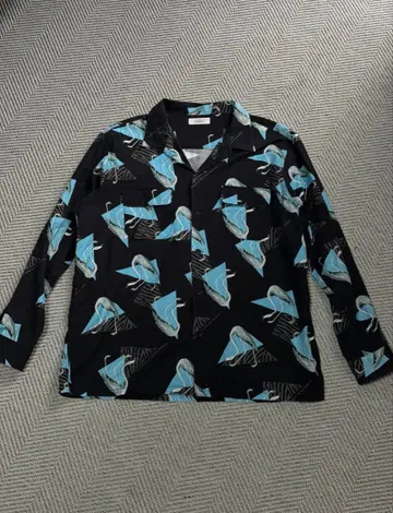 라디얼 오픈 카라 셔츠