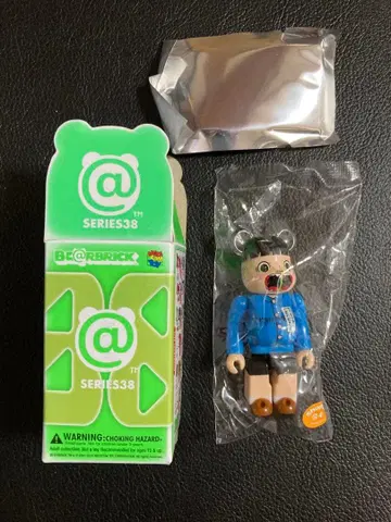 베어브릭 시리즈 38 아티스트 마코토짱